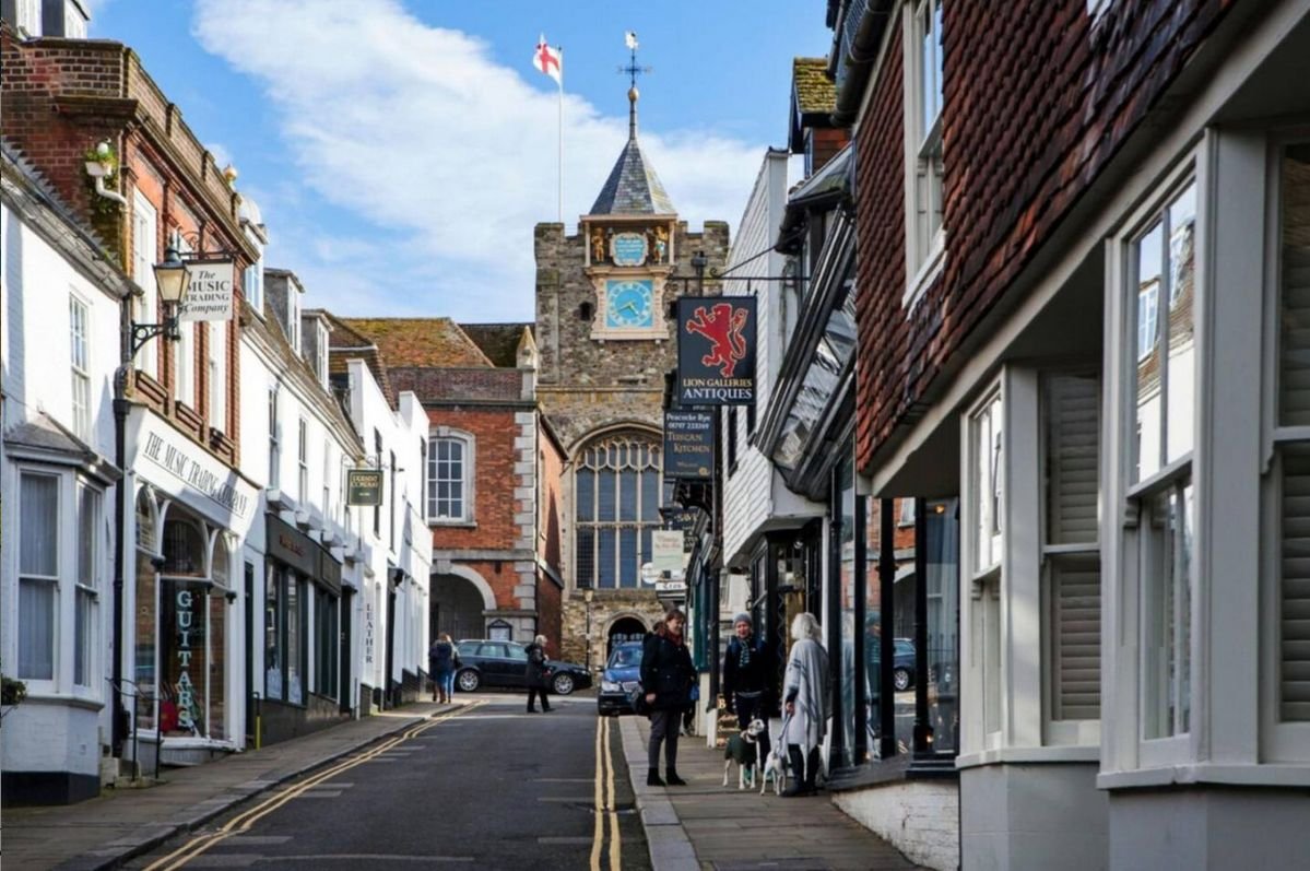 Rye High Street looking towards the medieval Landgate arch